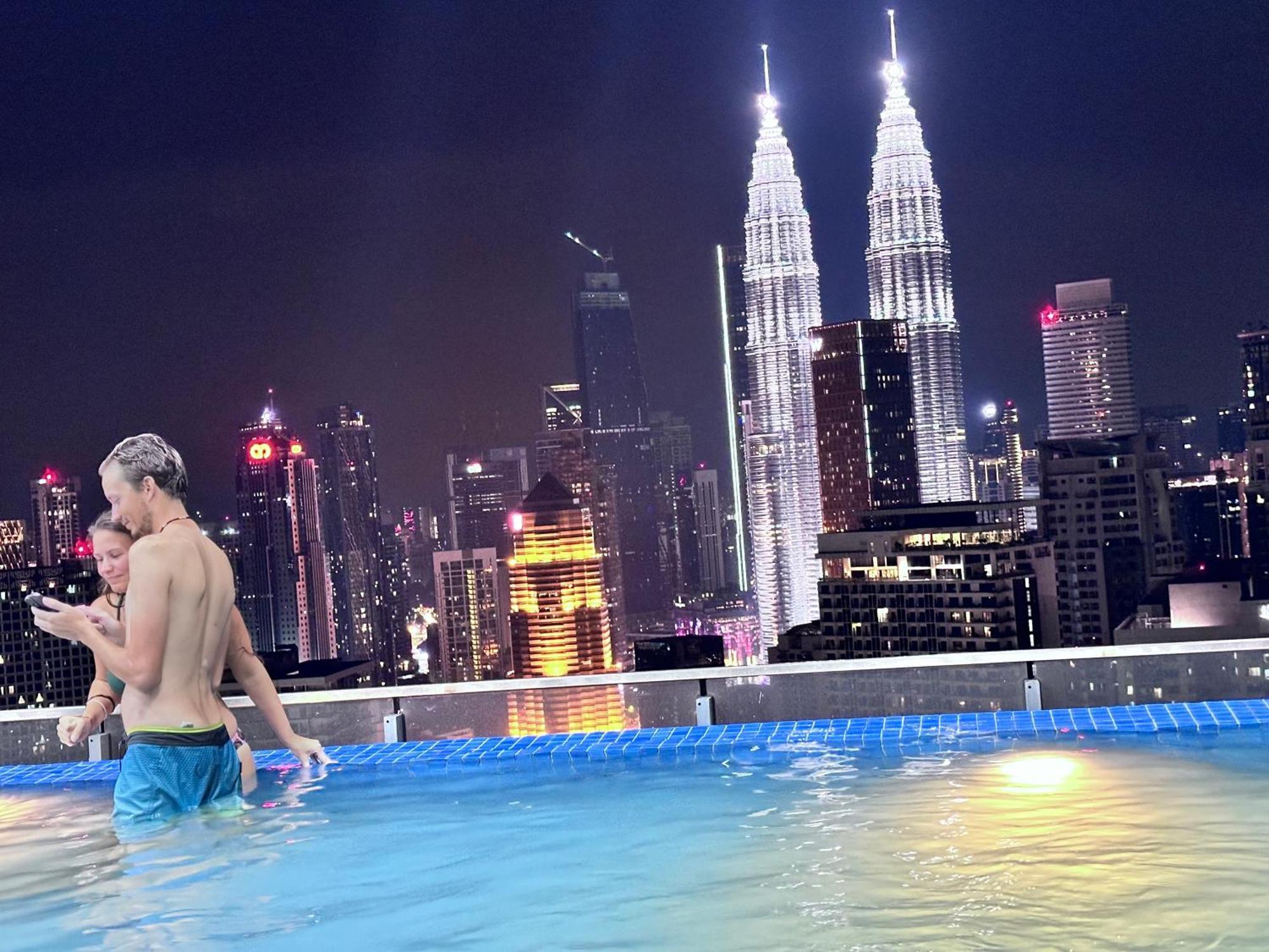 The Luxe Infinitum Klcc By Sahara Apartamento Kuala Lumpur Exterior foto